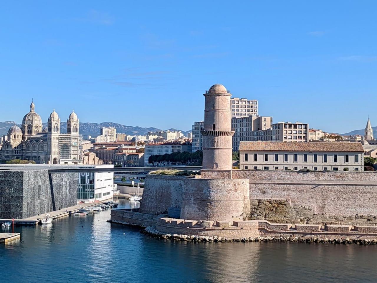 Du Cote Du Vieux Port & Mucem - Central Marseille Luaran gambar